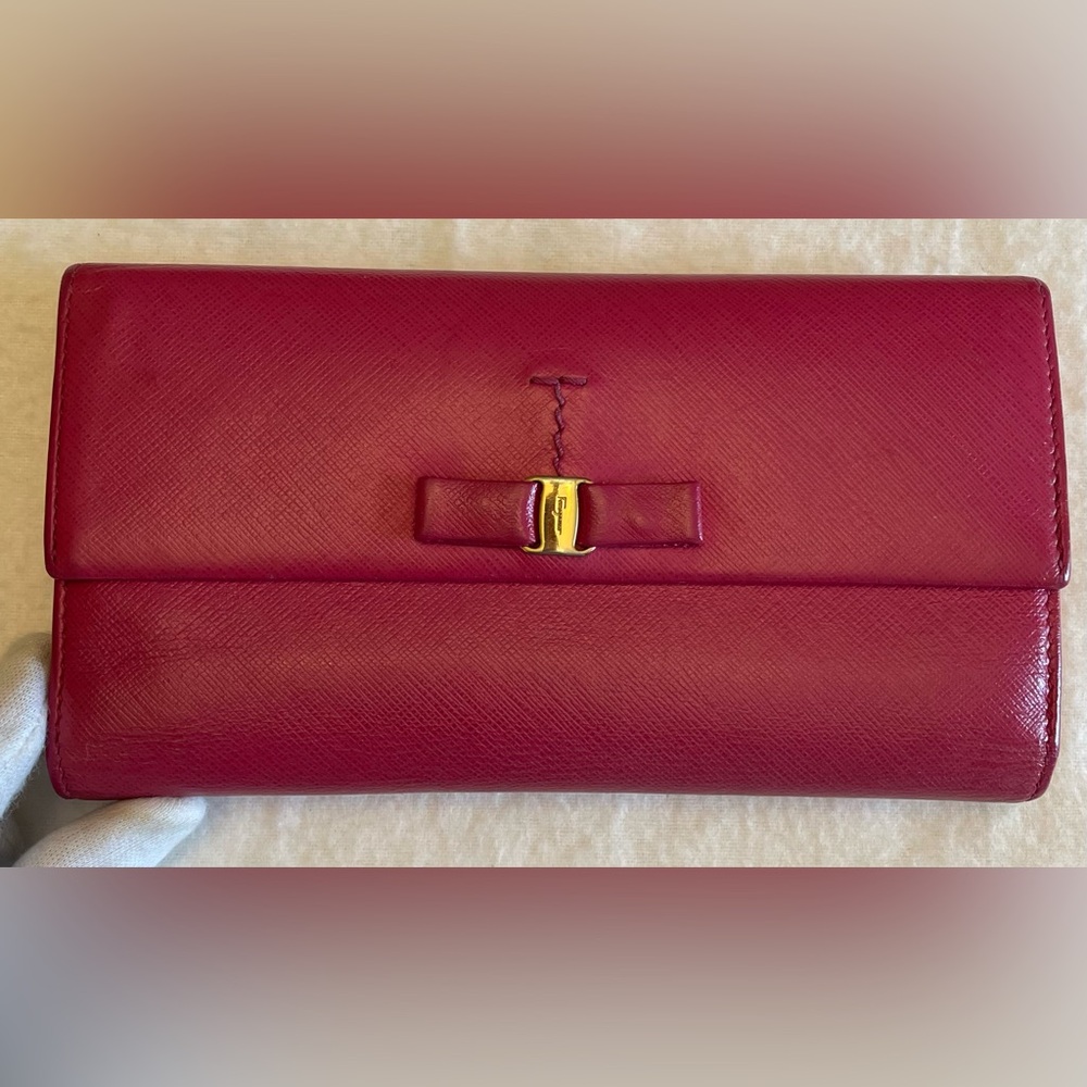 Salvatore Ferragamo Authentic Vintage Beautiful Dark Pink Leather Trifold Wallet
